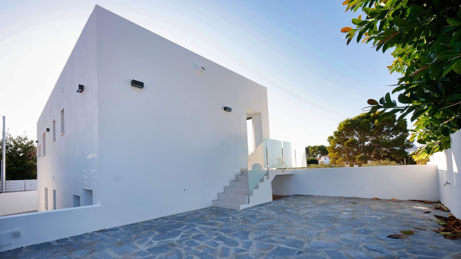 4 bedroom Villa for sale in Calpe / Calp with pool garage - € 840,000 (Ref: 9494908)