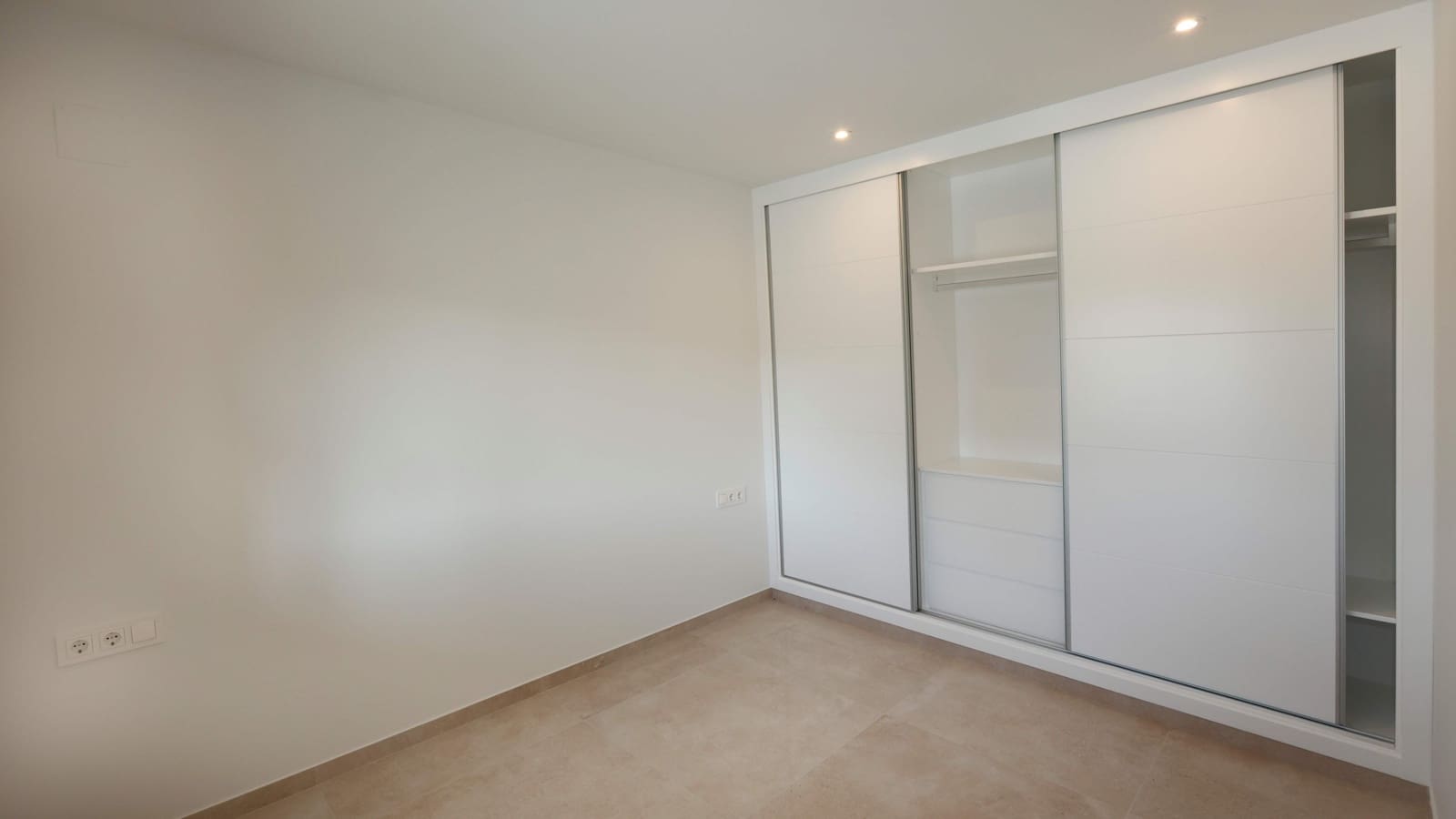 4 bedroom Villa for sale in Calpe / Calp with pool garage - € 840,000 (Ref: 9494908)