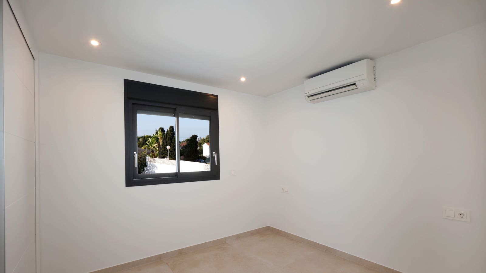 4 bedroom Villa for sale in Calpe / Calp with pool garage - € 840,000 (Ref: 9494908)