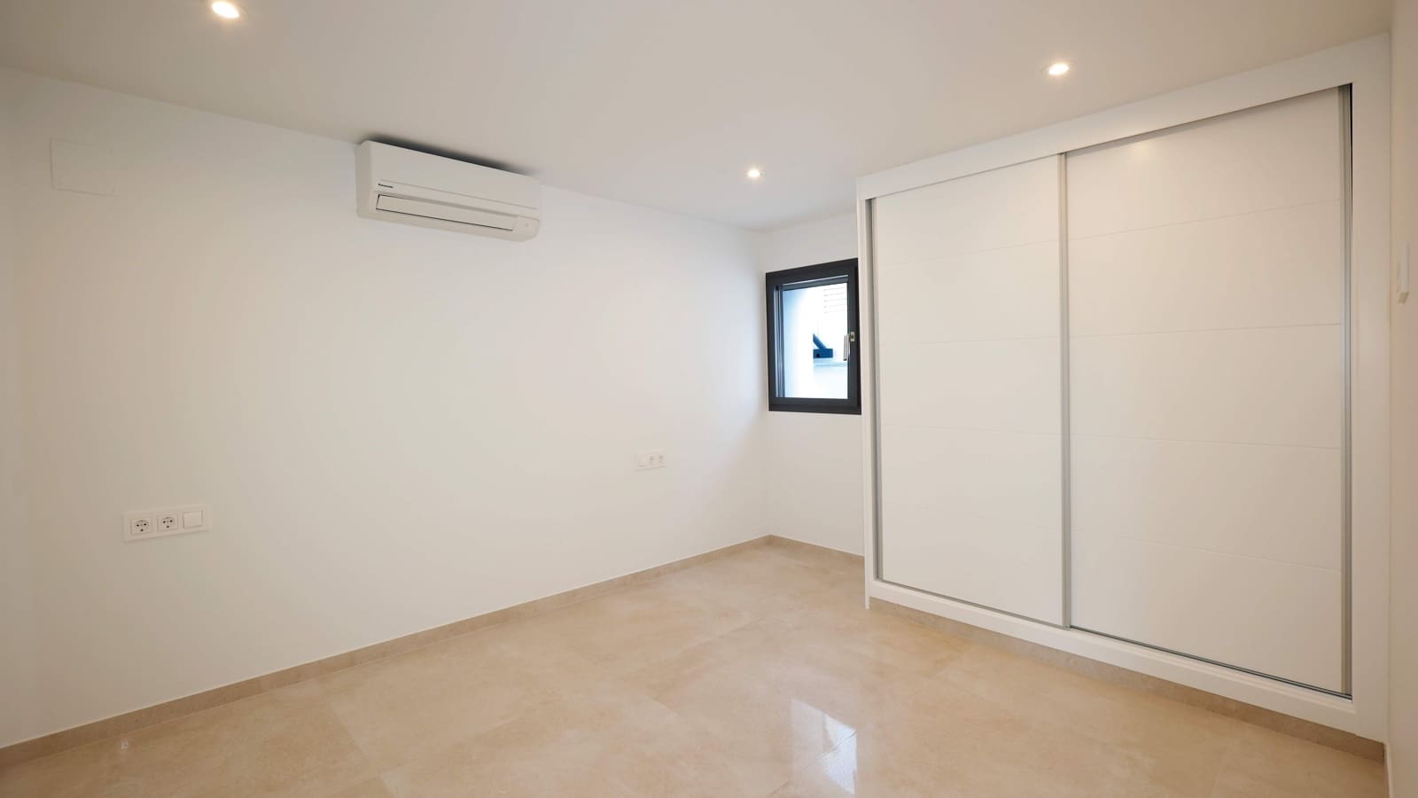 4 bedroom Villa for sale in Calpe / Calp with pool garage - € 840,000 (Ref: 9494908)