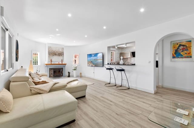 3 bedroom Villa for sale in Calpe / Calp with pool - € 535,000 (Ref: 9494910)