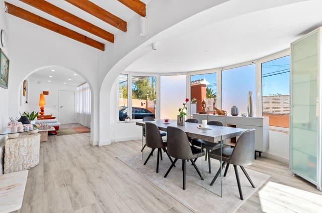 3 bedroom Villa for sale in Calpe / Calp with pool - € 535,000 (Ref: 9494910)