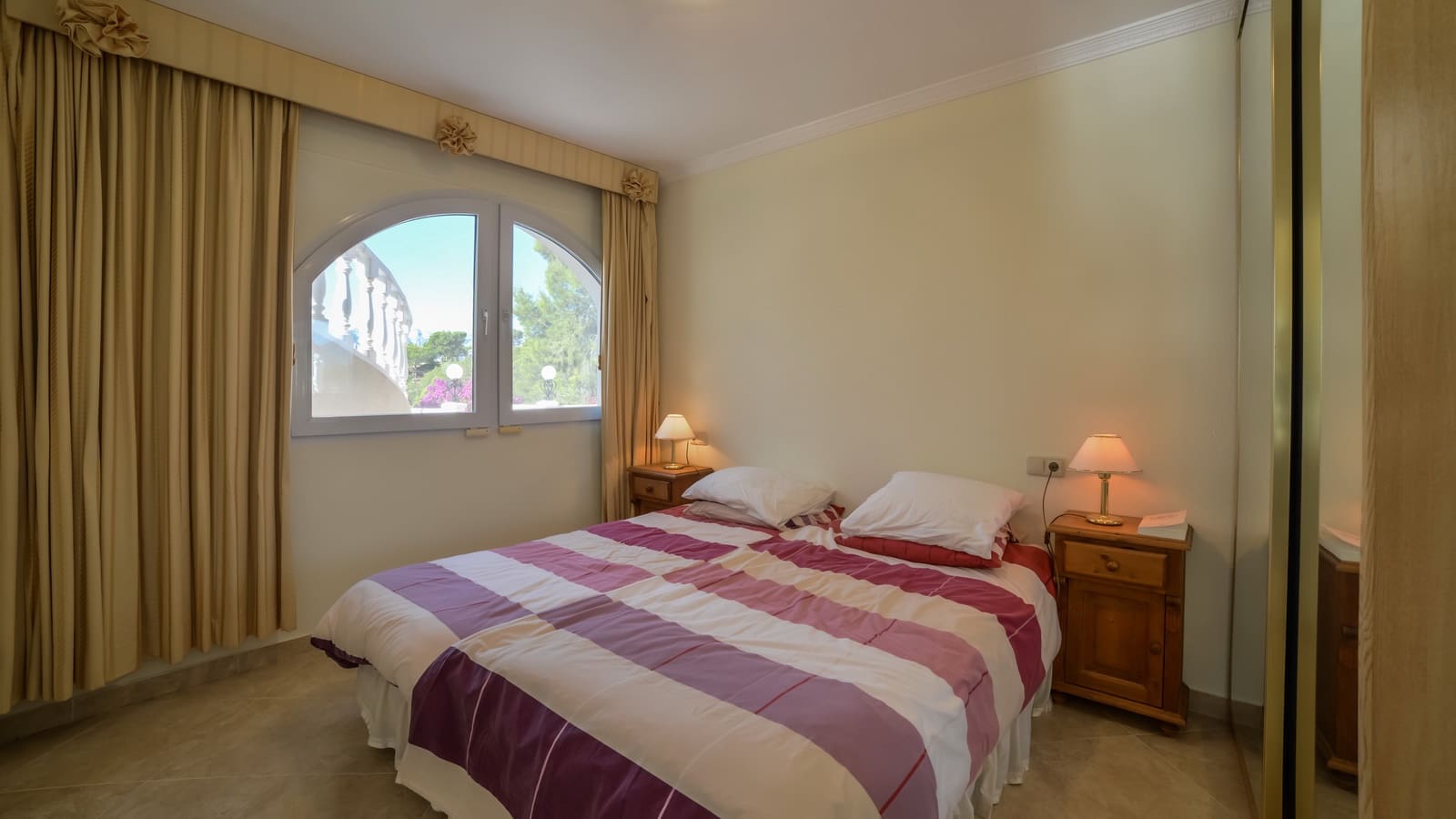 5 bedroom Villa for sale in Altea with pool garage - € 1,950,000 (Ref: 9494911)