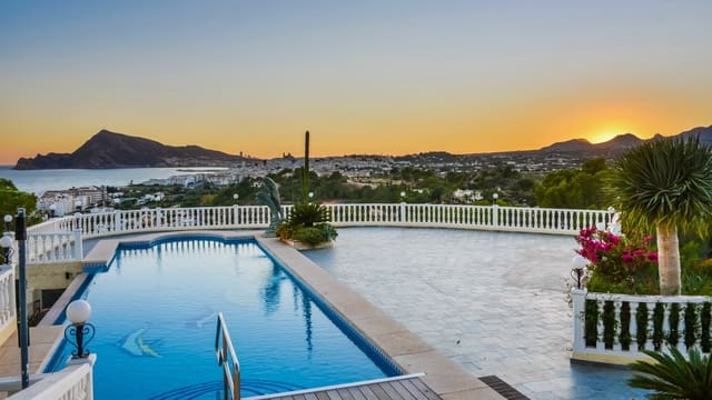 5 sovrum Villa till salu i Altea med pool garage - 1 950 000 € (Ref: 9494911)