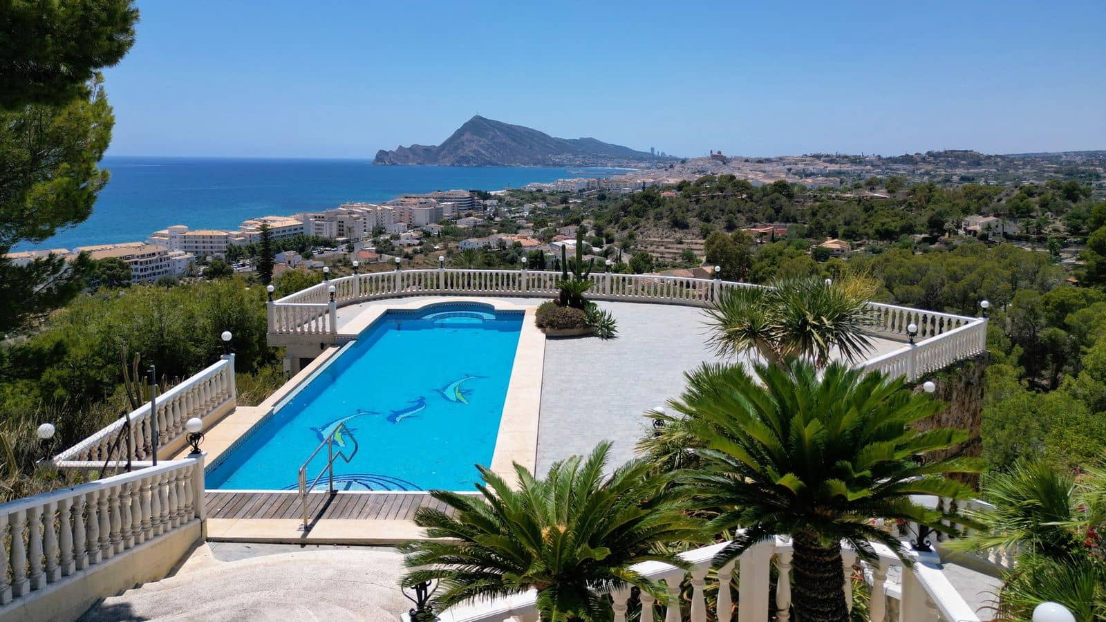 5 bedroom Villa for sale in Altea with pool garage - € 1,950,000 (Ref: 9494911)