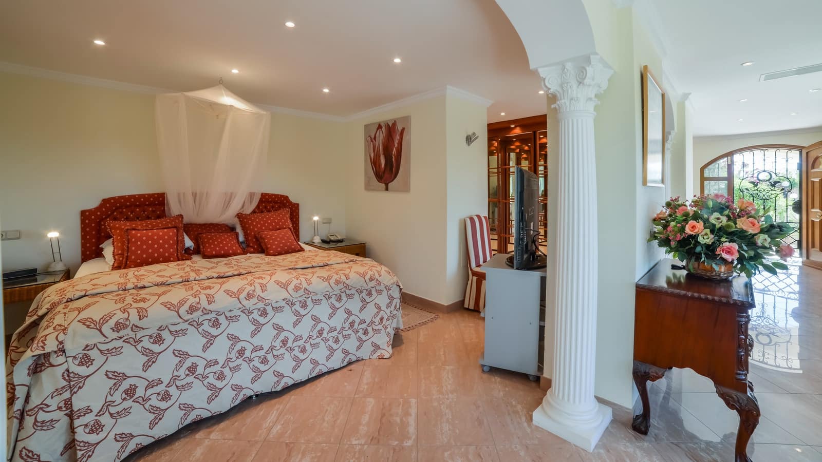 5 bedroom Villa for sale in Altea with pool garage - € 1,950,000 (Ref: 9494911)