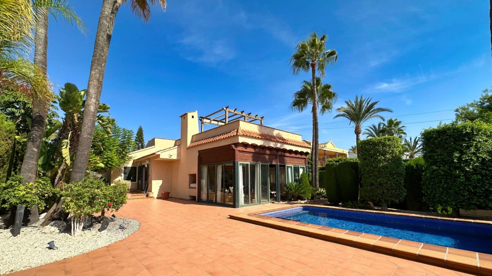 4 bedroom Villa for sale in Benidorm with pool garage - € 875,000 (Ref: 9494912)