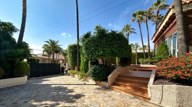 4 bedroom Villa for sale in Benidorm with pool garage - € 875,000 (Ref: 9494912)