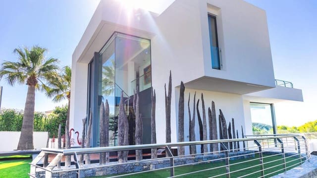 7 makuuhuone Huvila myytävänä paikassa Moraira, Teulada-Moraira mukana uima-altaan 
autotalli - 3 999 000 € (Ref: 9494914)