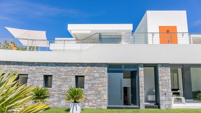 7 makuuhuone Huvila myytävänä paikassa Moraira, Teulada-Moraira mukana uima-altaan 
autotalli - 3 999 000 € (Ref: 9494914)