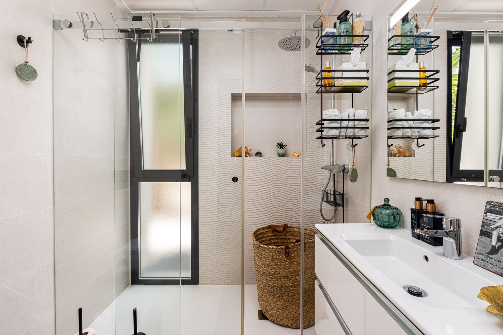 5 bedroom Villa for sale in Polop with pool garage - € 649,000 (Ref: 9494915)