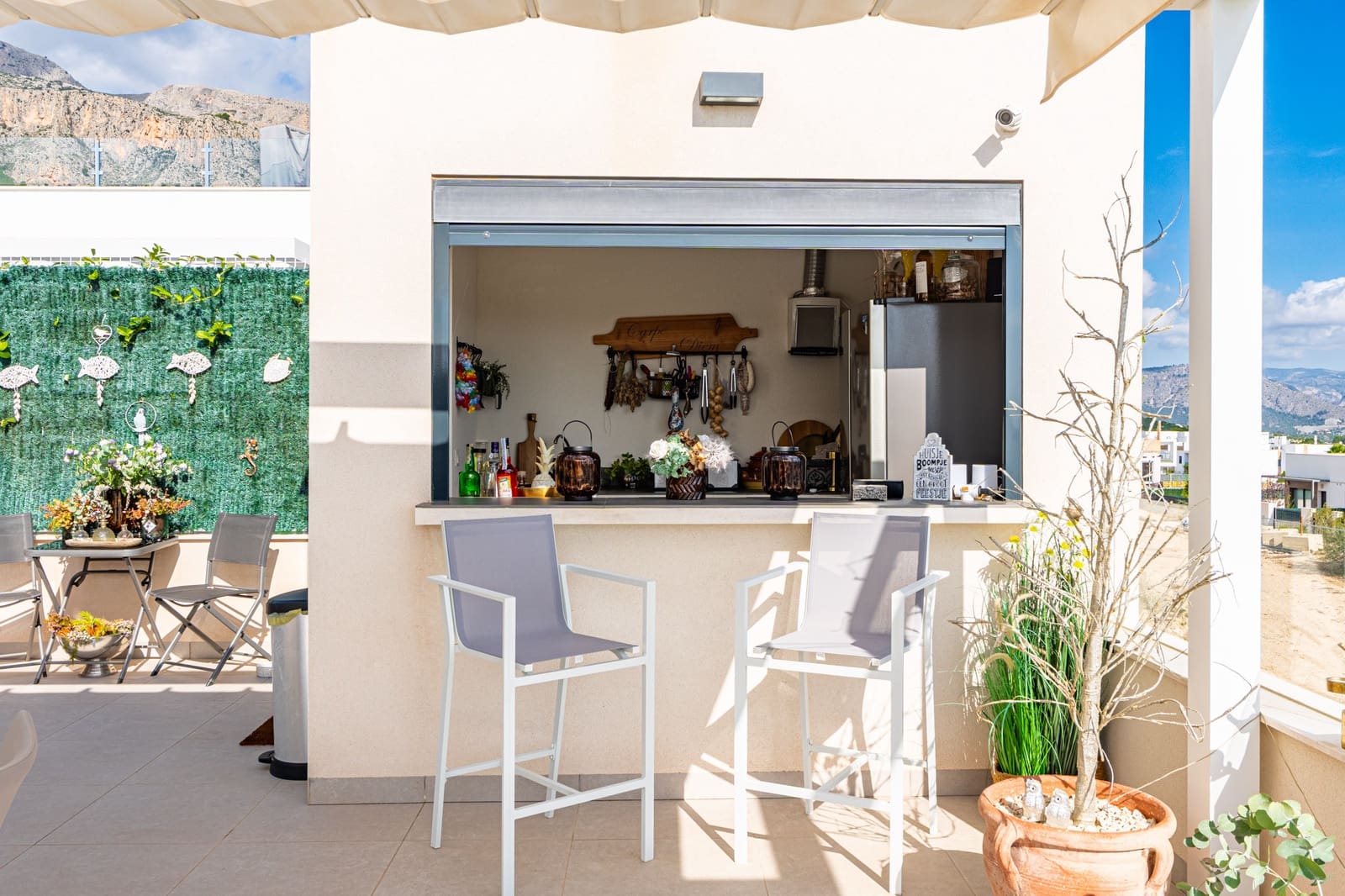 5 bedroom Villa for sale in Polop with pool garage - € 649,000 (Ref: 9494915)