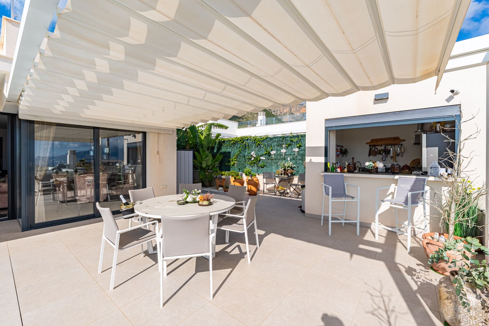 5 bedroom Villa for sale in Polop with pool garage - € 649,000 (Ref: 9494915)