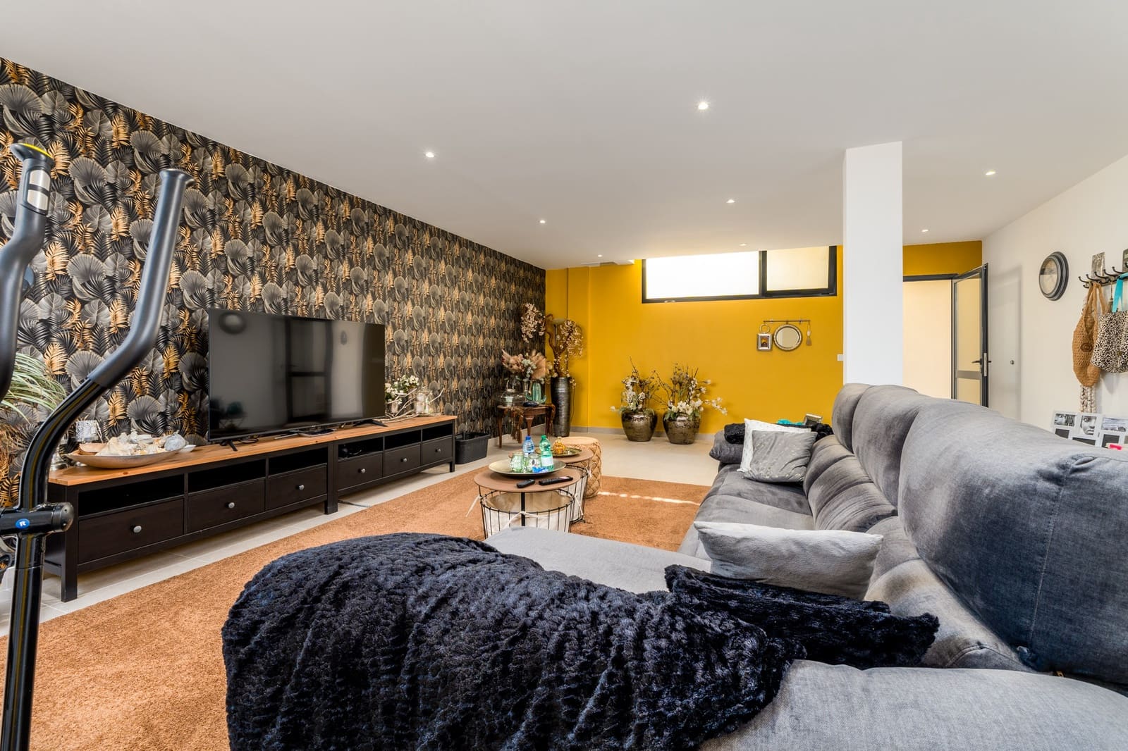 5 bedroom Villa for sale in Polop with pool garage - € 649,000 (Ref: 9494915)