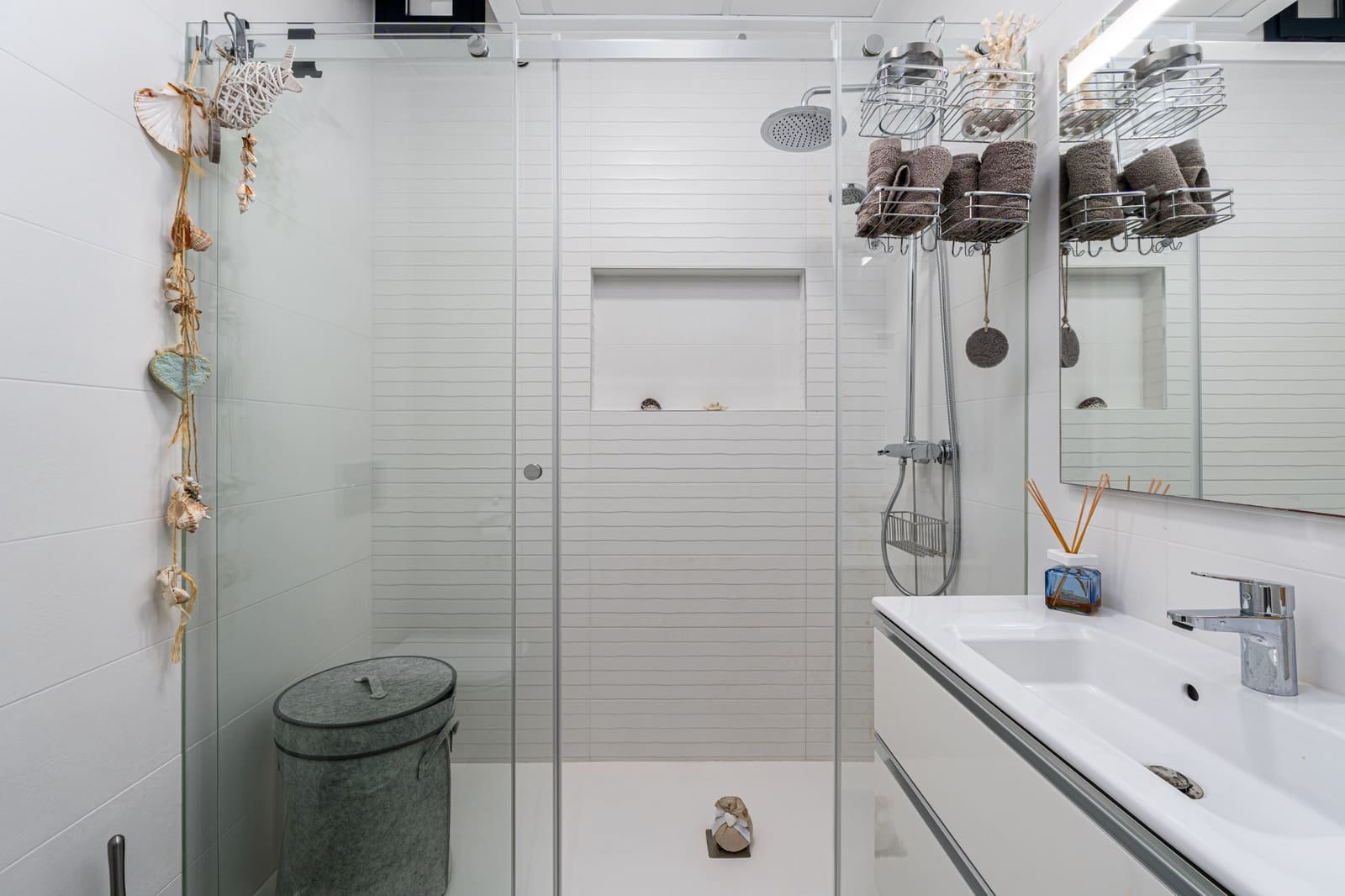 5 bedroom Villa for sale in Polop with pool garage - € 649,000 (Ref: 9494915)