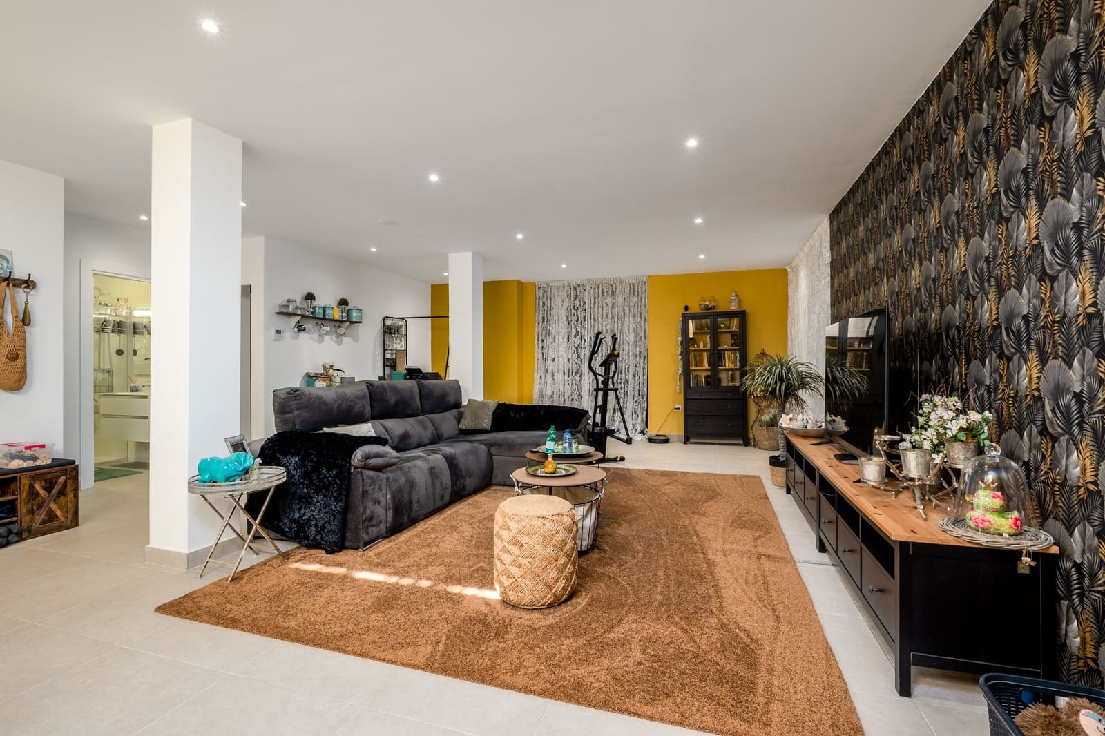 5 bedroom Villa for sale in Polop with pool garage - € 649,000 (Ref: 9494915)