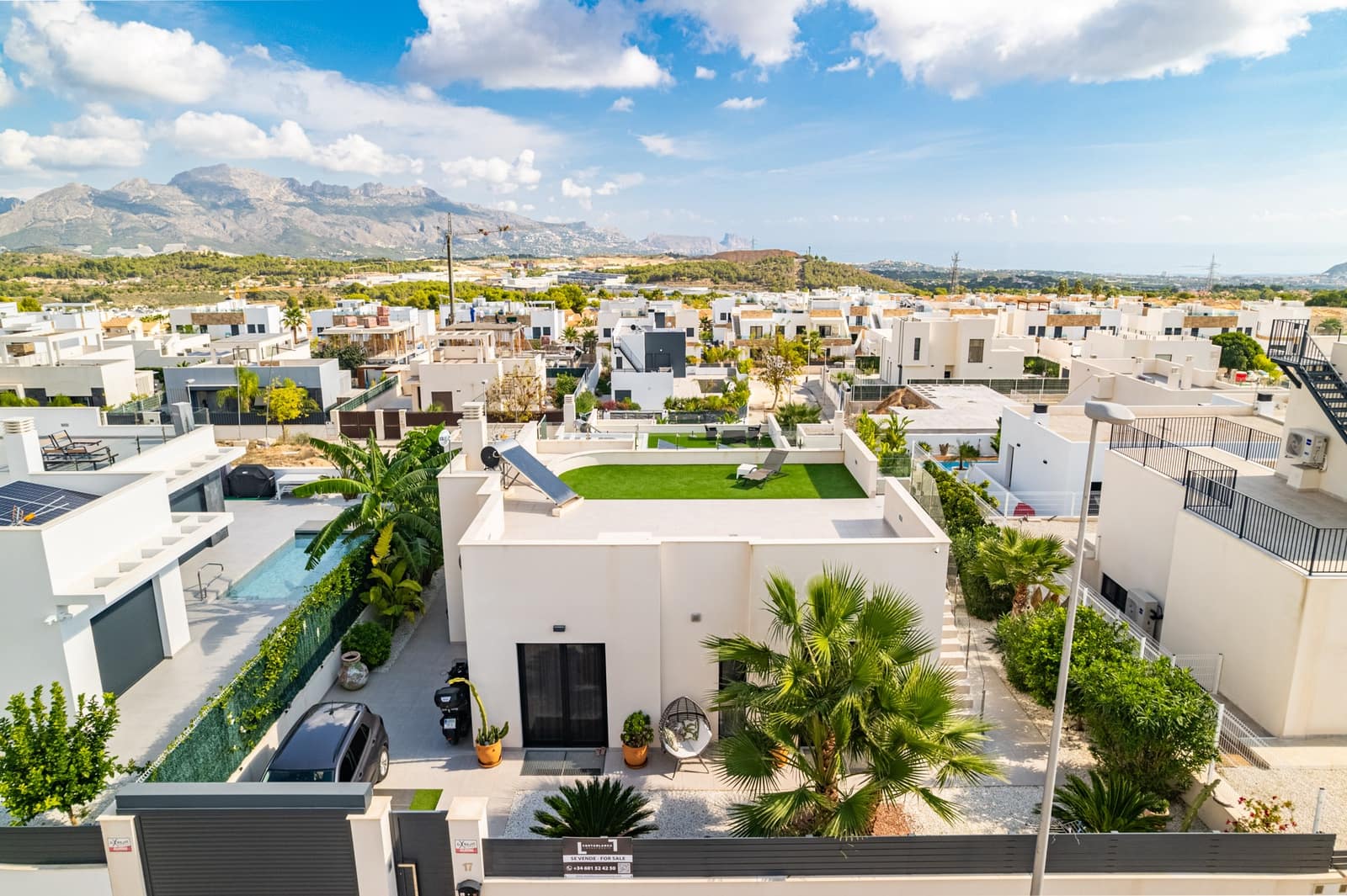 5 bedroom Villa for sale in Polop with pool garage - € 649,000 (Ref: 9494915)