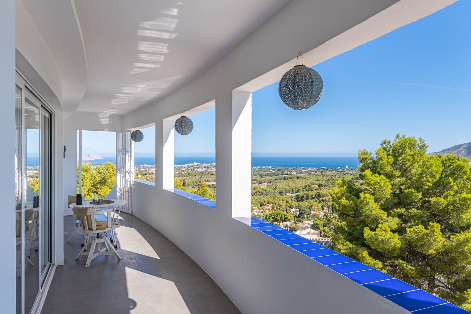 5 bedroom Villa for sale in Alfaz del Pi / L'Alfas del Pi with pool garage - € 1,350,000 (Ref: 9494920)