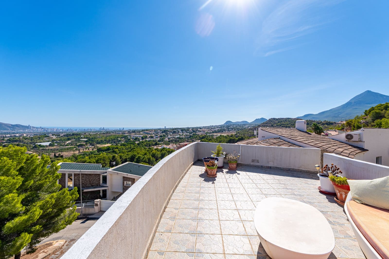 5 bedroom Villa for sale in Alfaz del Pi / L'Alfas del Pi with pool garage - € 1,350,000 (Ref: 9494920)