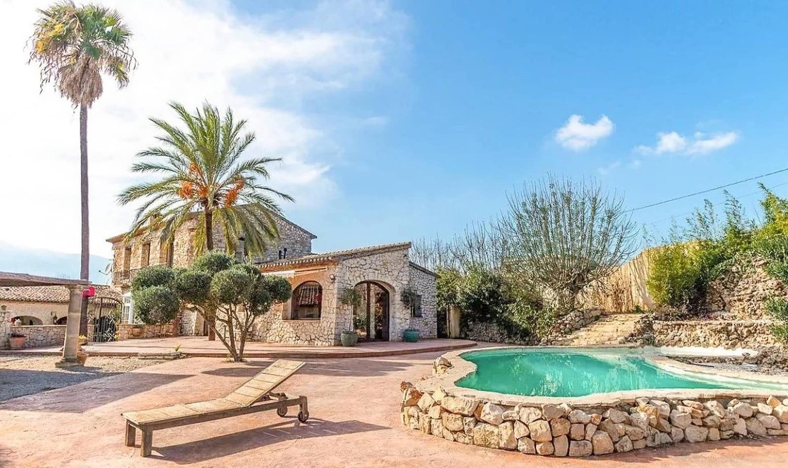 6 bedroom Finca/Country House for sale in Jalon / Xalo - € 1,050,000 (Ref: 9494921)