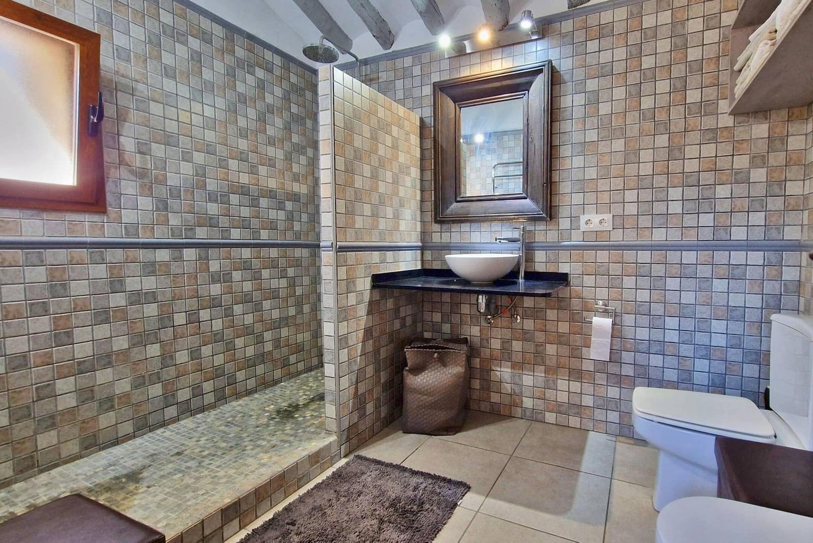 6 bedroom Finca/Country House for sale in Jalon / Xalo - € 1,050,000 (Ref: 9494921)