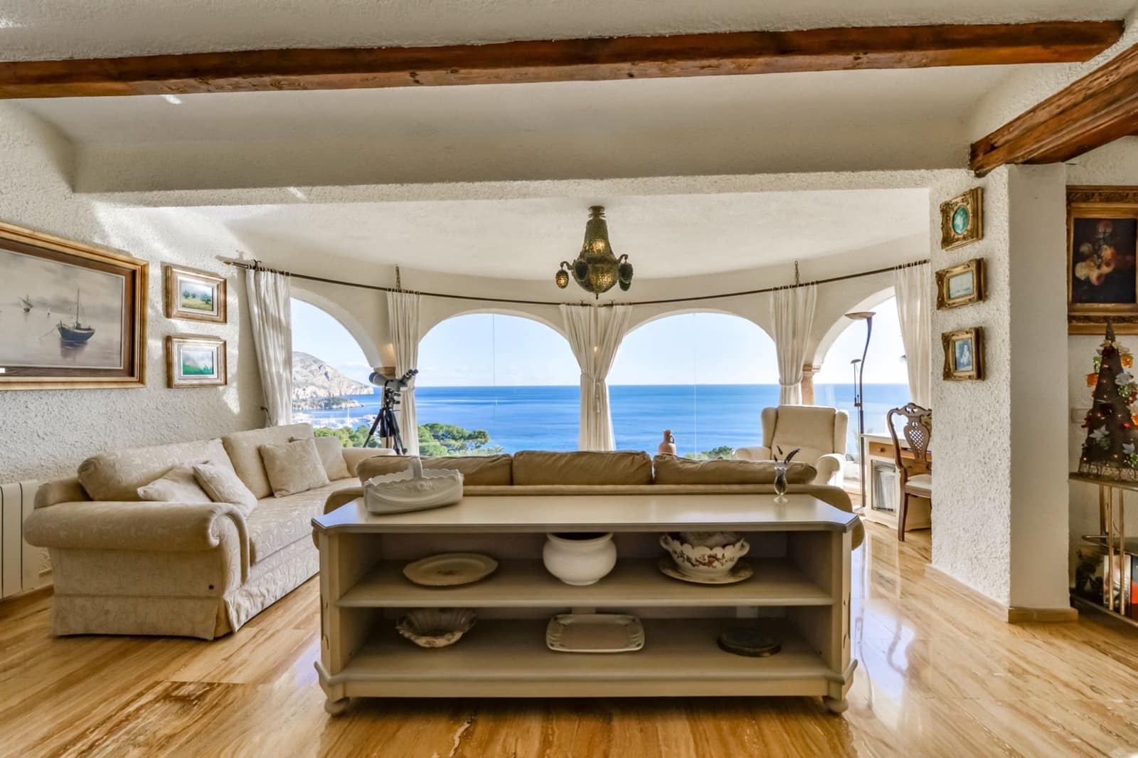 6 bedroom Villa for sale in Altea with pool garage - € 2,930,000 (Ref: 9494922)