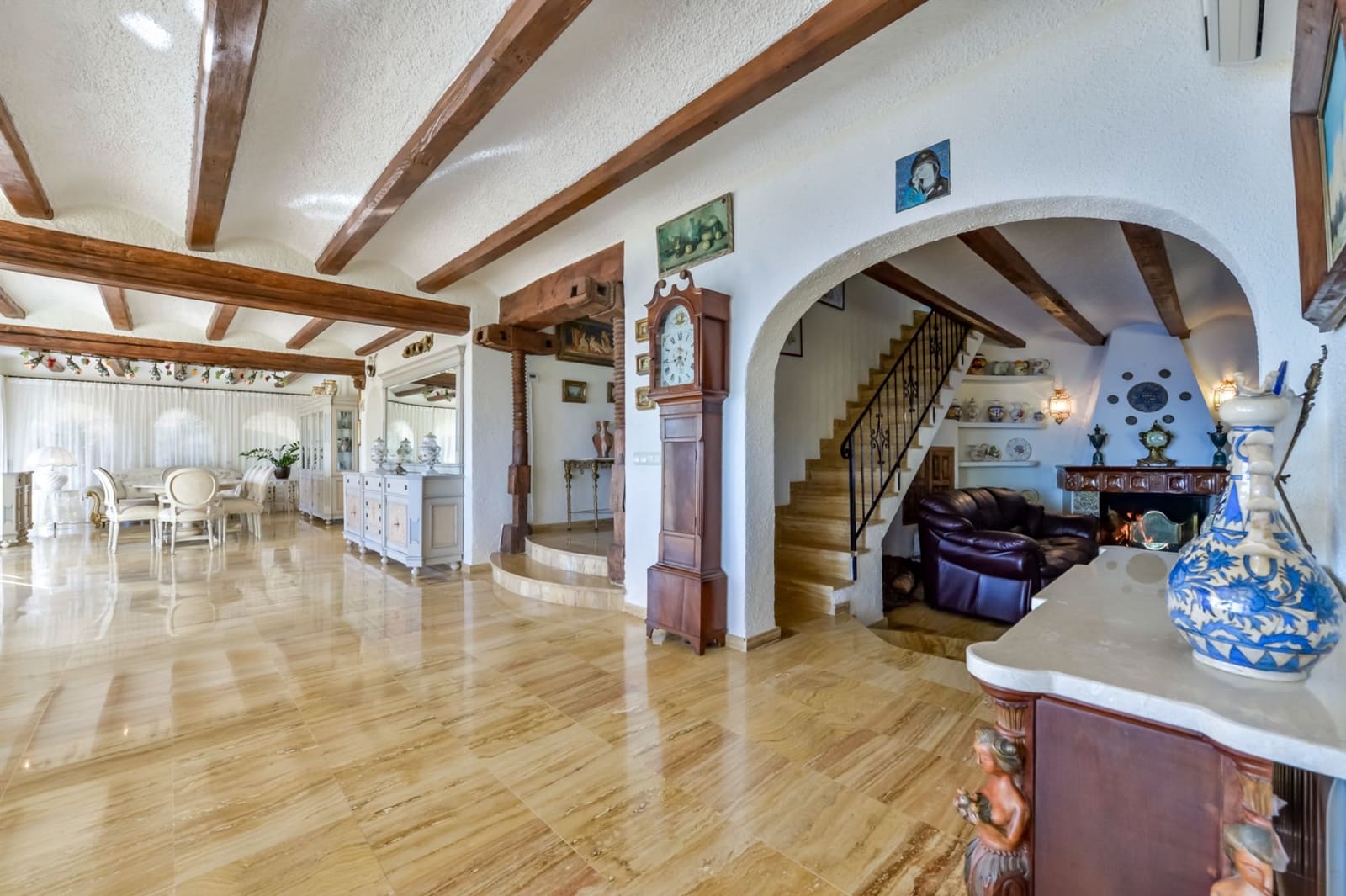 6 bedroom Villa for sale in Altea with pool garage - € 2,930,000 (Ref: 9494922)