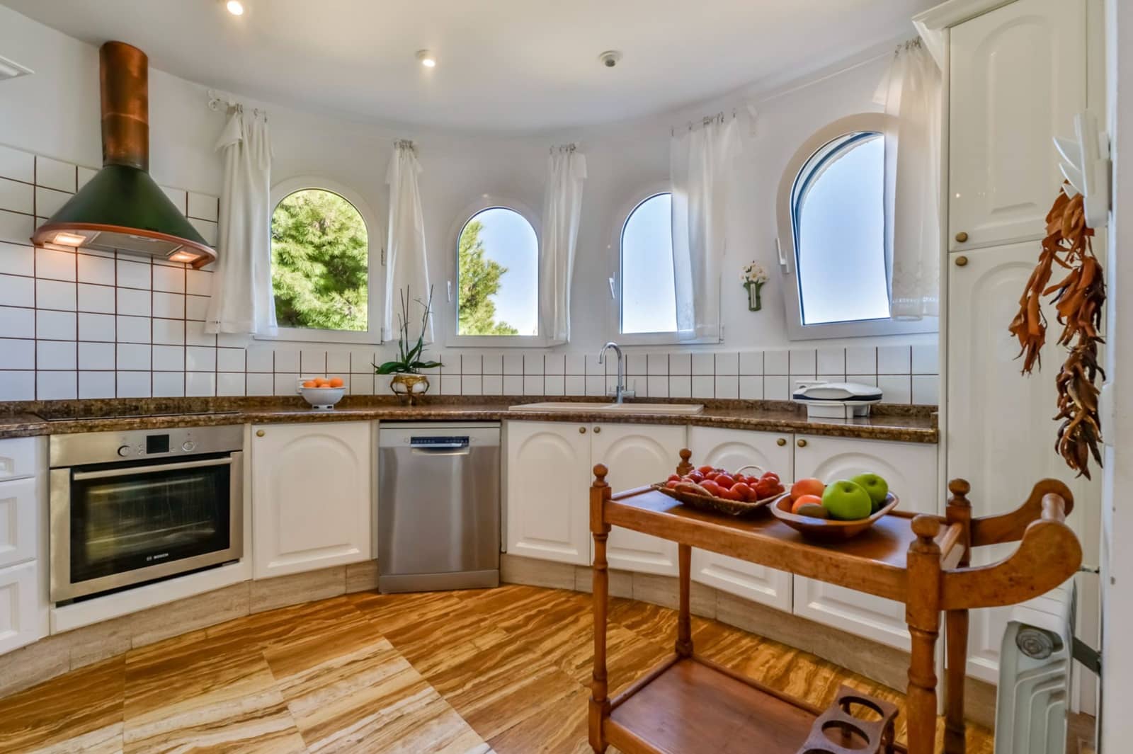 6 bedroom Villa for sale in Altea with pool garage - € 2,930,000 (Ref: 9494922)