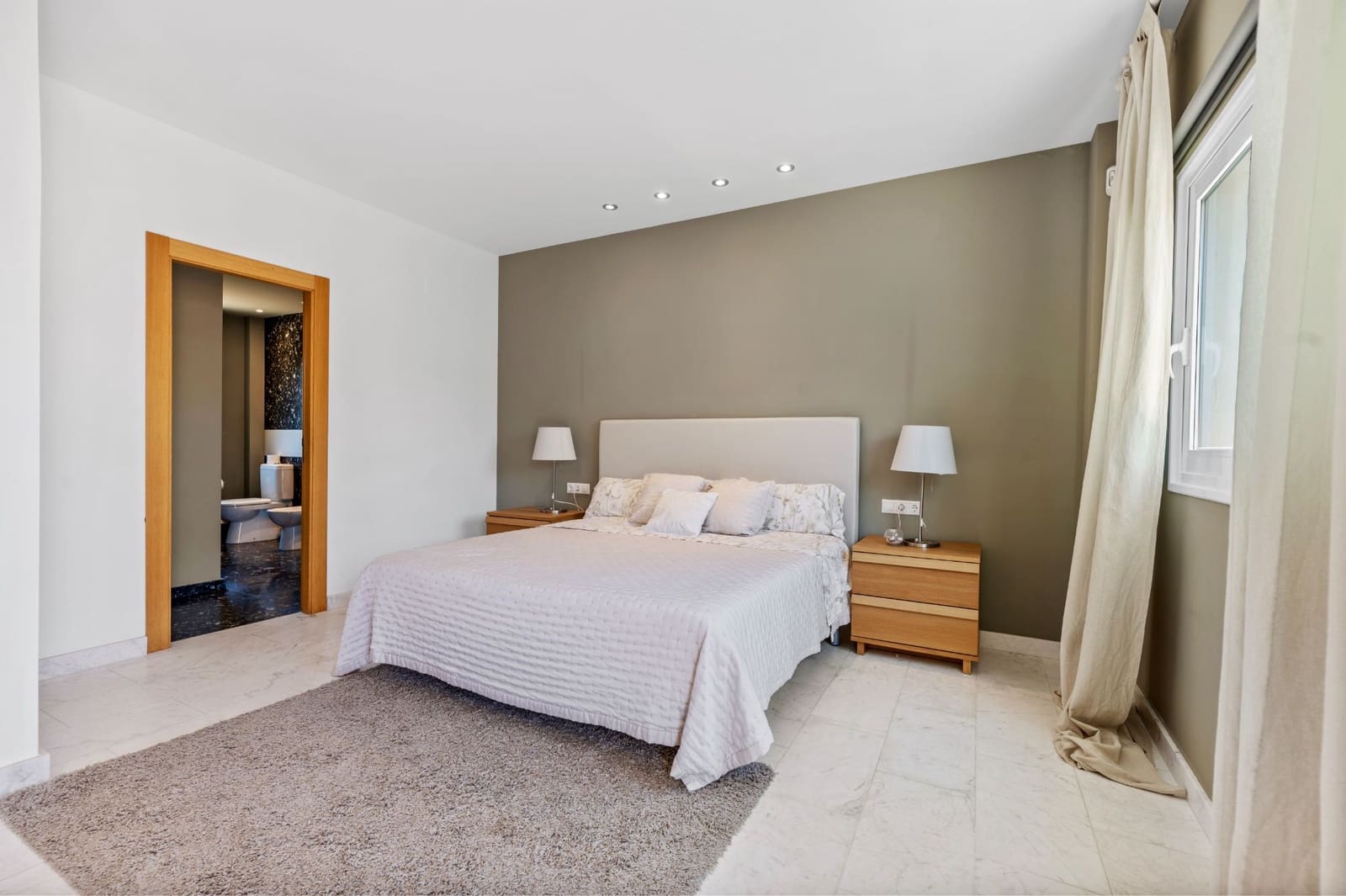 4 bedroom Villa for sale in Albir with pool garage - € 990,000 (Ref: 9494924)