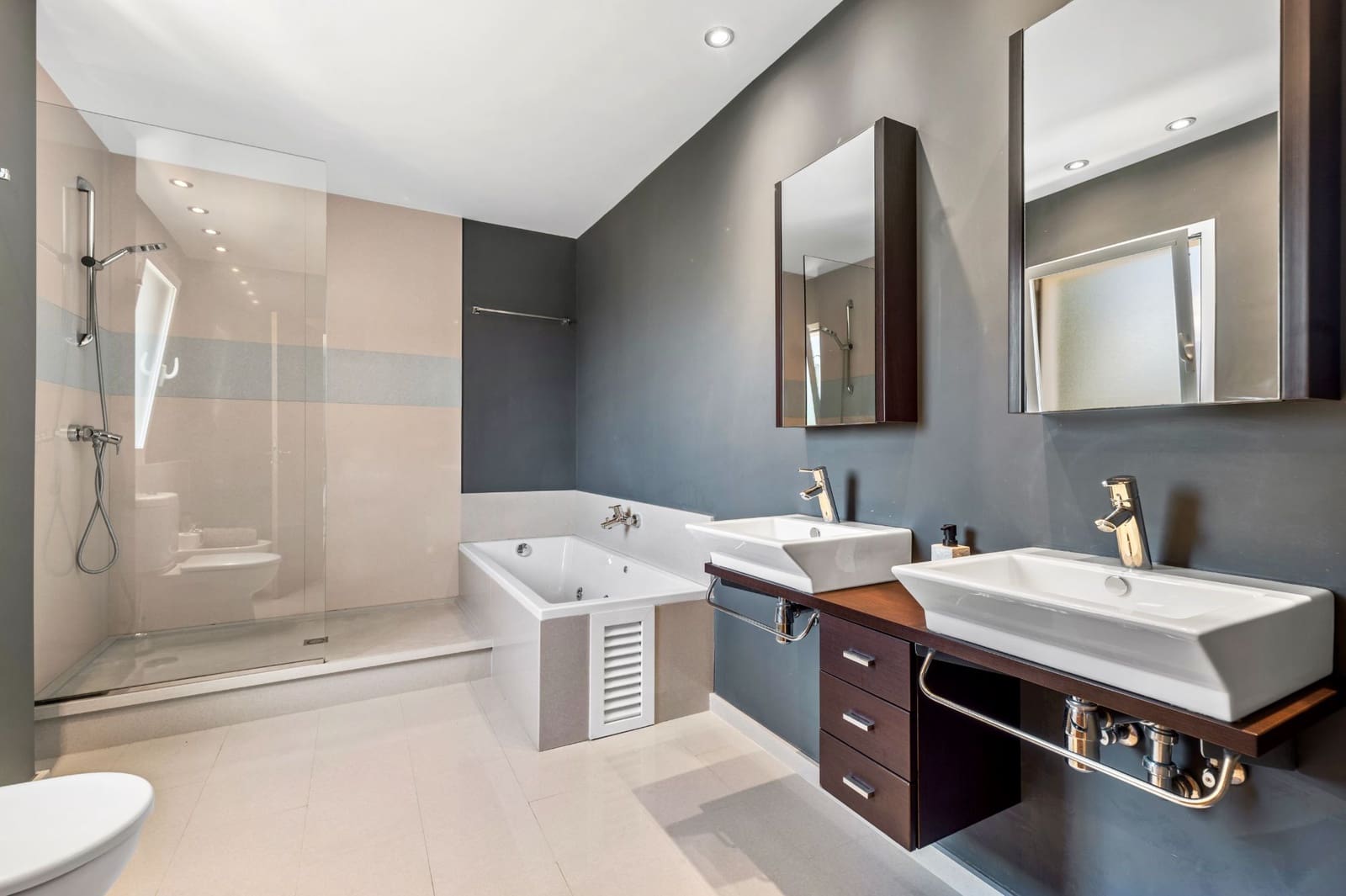 4 bedroom Villa for sale in Albir with pool garage - € 990,000 (Ref: 9494924)