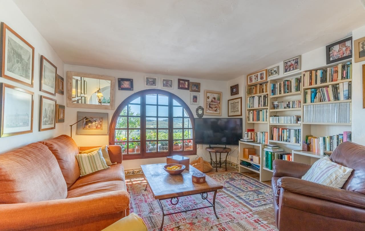 8 bedroom Finca/Country House for sale in Teulada with pool - € 1,600,000 (Ref: 9494925)