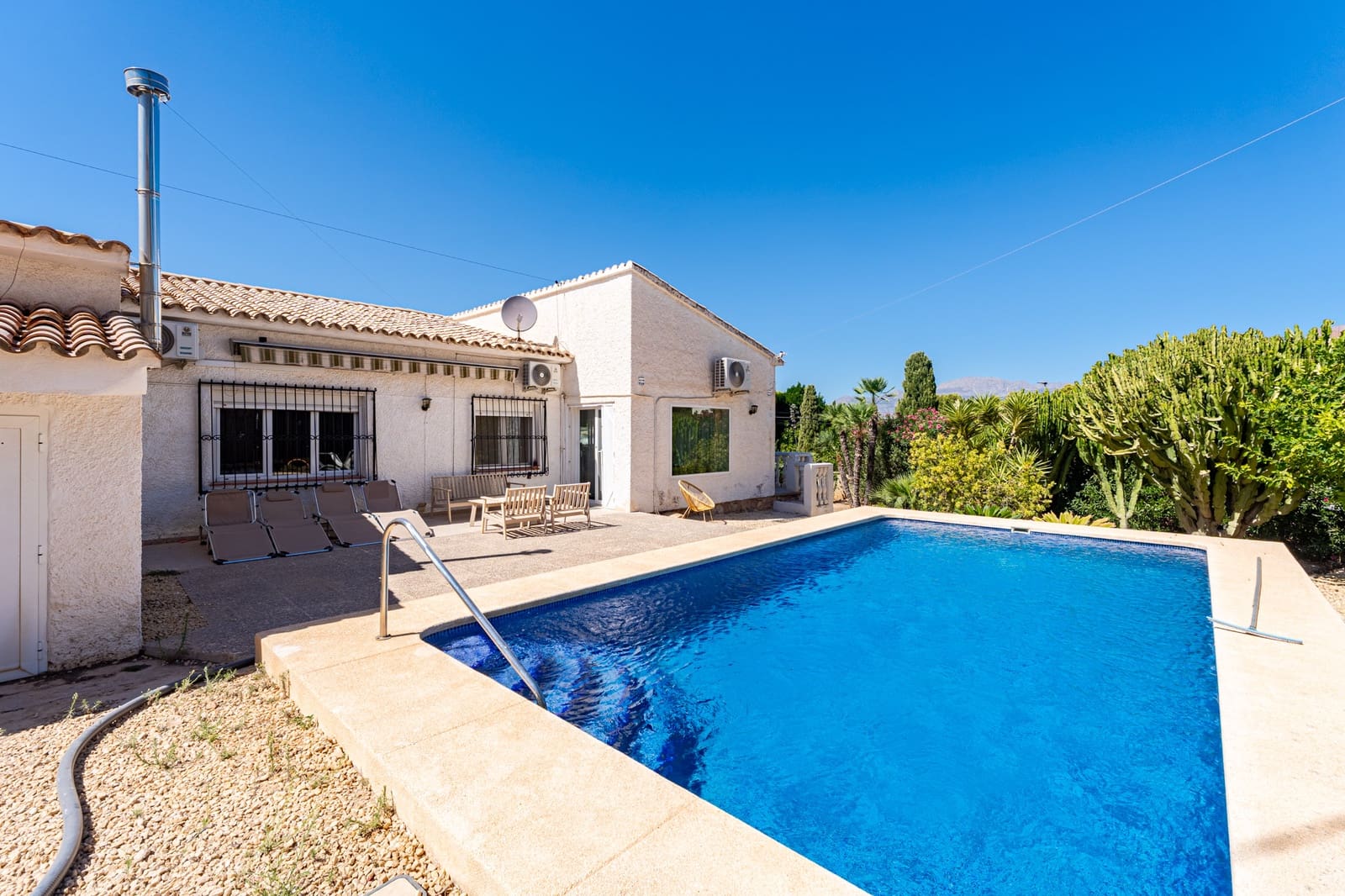 3 bedroom Villa for sale in Albir with pool garage - € 650,000 (Ref: 9494928)