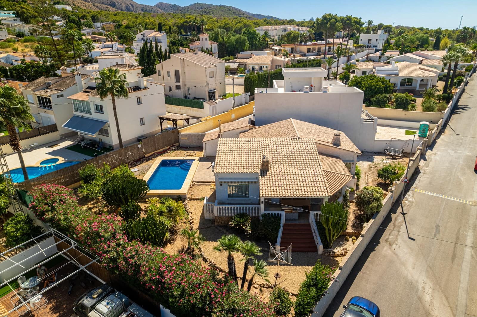 3 bedroom Villa for sale in Albir with pool garage - € 650,000 (Ref: 9494928)