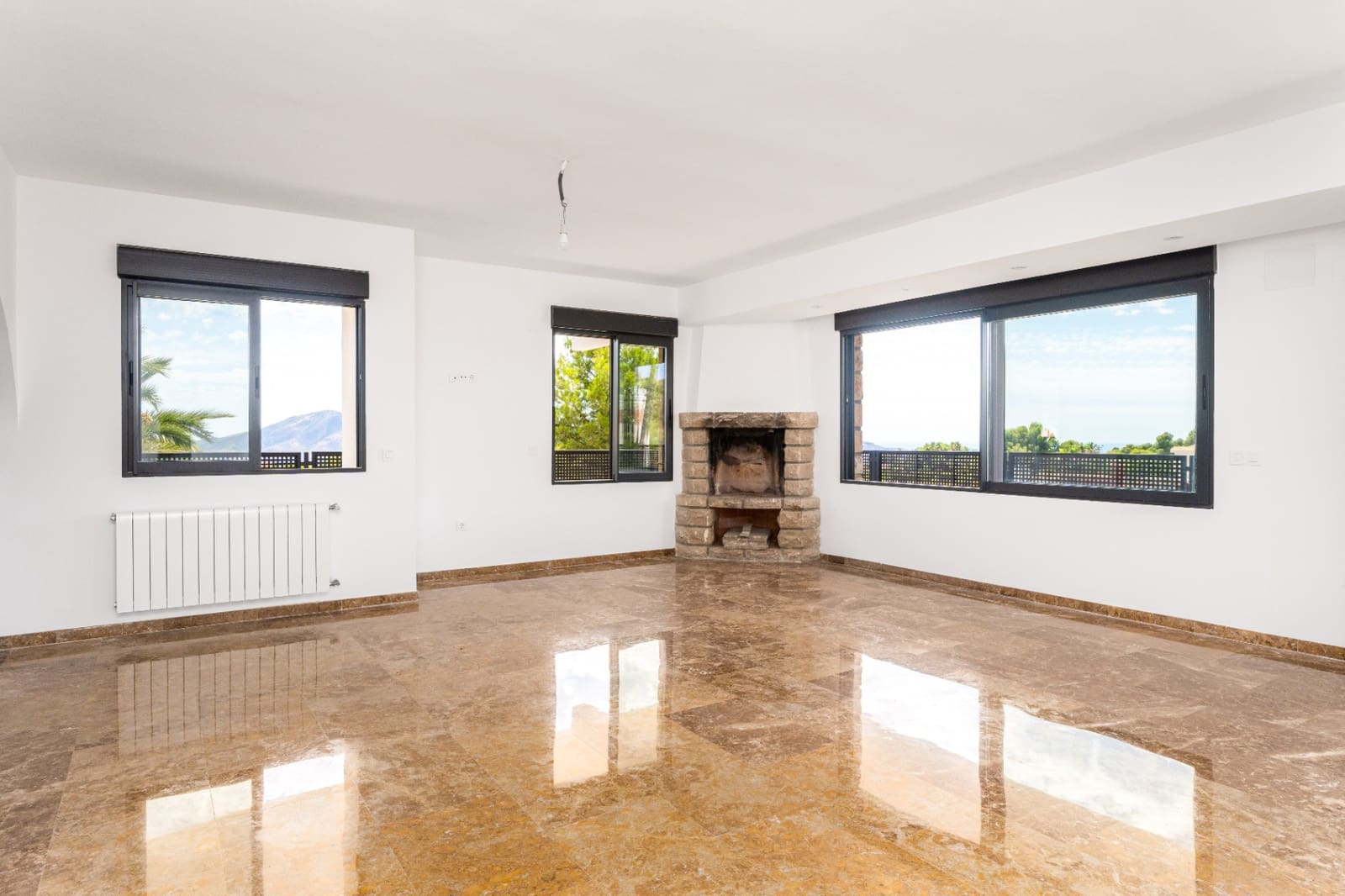 4 sypialnia Willa na sprzedaż w La Nucia z basenem garażem - 950 000 € (Ref: 9494929)