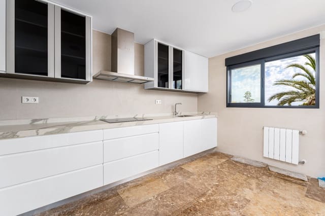 4 sypialnia Willa na sprzedaż w La Nucia z basenem garażem - 950 000 € (Ref: 9494929)