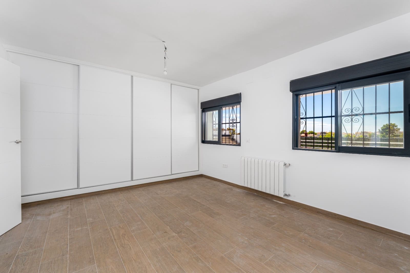 4 sypialnia Willa na sprzedaż w La Nucia z basenem garażem - 950 000 € (Ref: 9494929)