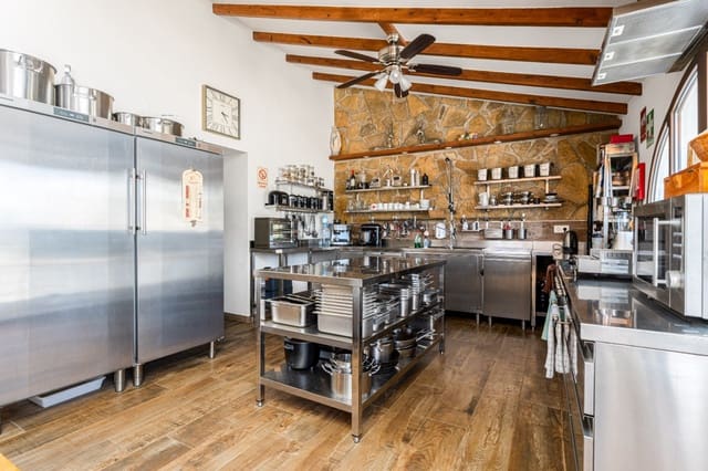 7 soveværelse Villa til salg i Benissa med swimmingpool garage - € 1.349.000 (Ref: 9494935)