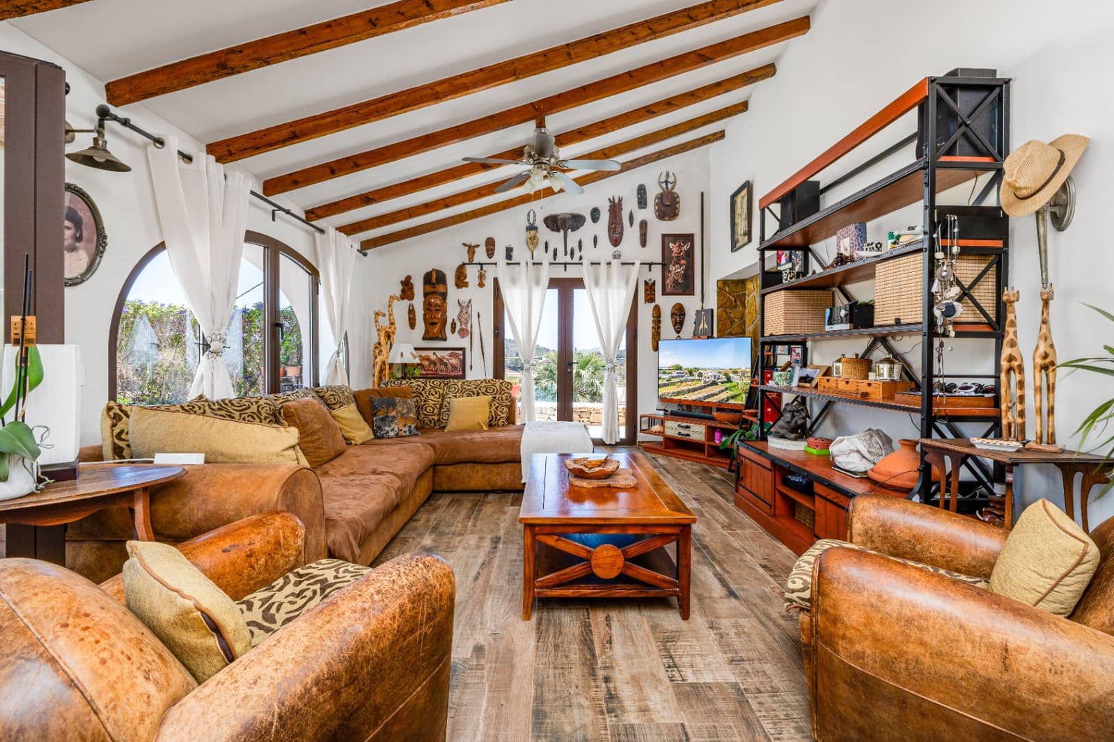 7 bedroom Villa for sale in Benissa with garage - € 1,349,000 (Ref: 9494935)