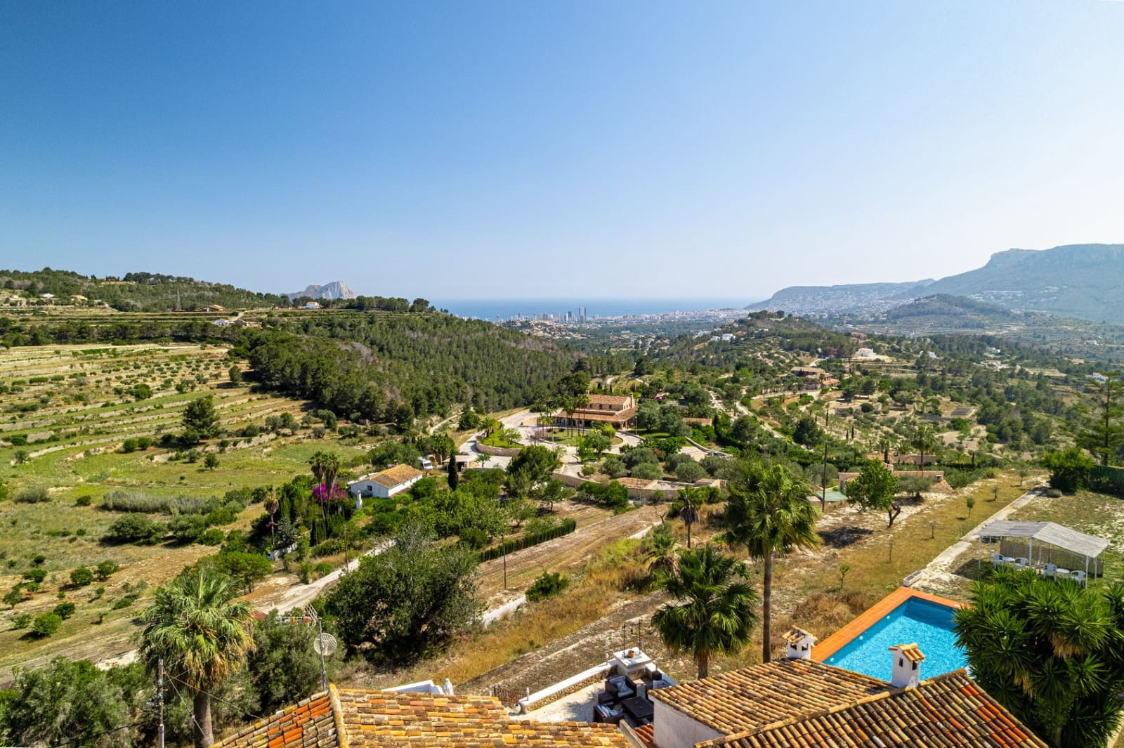 7 bedroom Villa for sale in Benissa with garage - € 1,349,000 (Ref: 9494935)