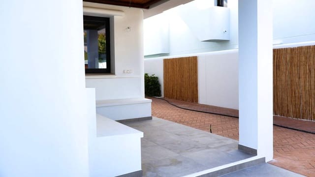 4 soveværelse Bungalow til salg i Albir, Alfaz del Pi / L'Alfàs del Pi med swimmingpool garage - € 875.000 (Ref: 9494937)