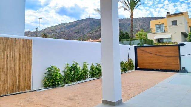 4 soveværelse Bungalow til salg i Albir, Alfaz del Pi / L'Alfàs del Pi med swimmingpool garage - € 875.000 (Ref: 9494937)