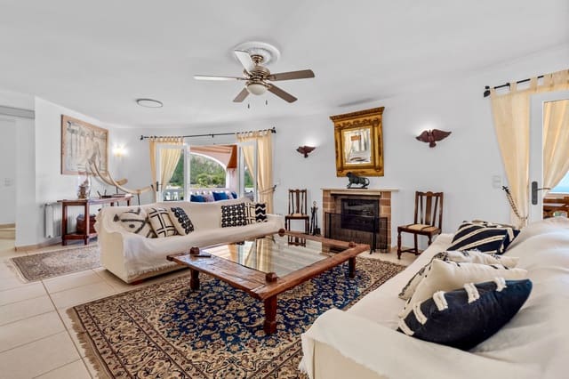 Chalet de 4 habitaciones en Moraira, Teulada-Moraira en venta con piscina - 980.000 € (Ref: 9494938)