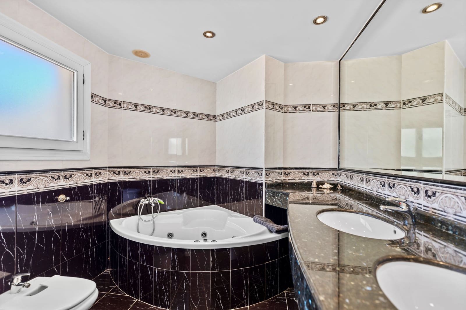 4 slaapkamer Villa te koop in Moraira met zwembad garage - € 980.000 (Ref: 9494938)