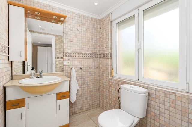 Chalet de 6 habitaciones en Alfaz del Pi / L'Alfàs del Pi en venta con piscina garaje - 725.000 € (Ref: 9494939)