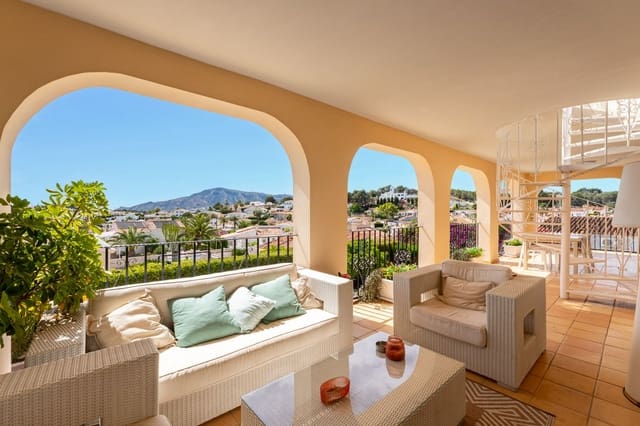 Chalet de 6 habitaciones en Alfaz del Pi / L'Alfàs del Pi en venta con piscina garaje - 725.000 € (Ref: 9494939)