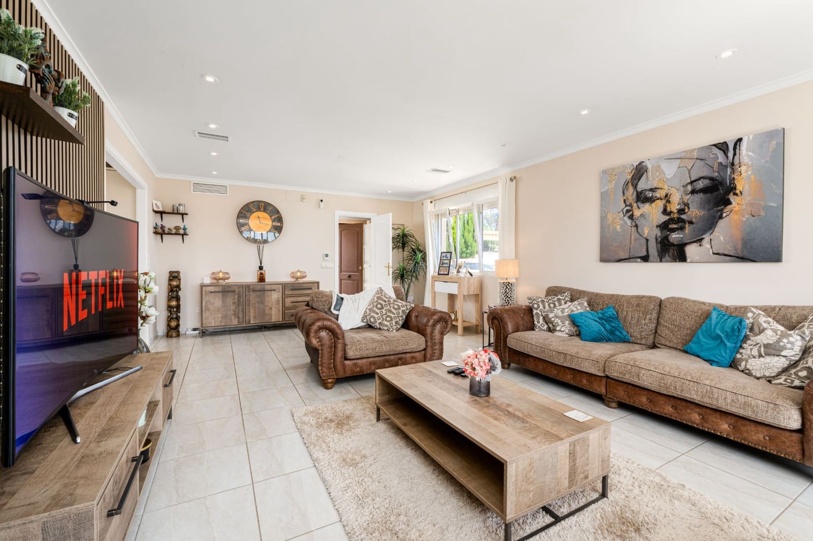 6 bedroom Villa for sale in Alfaz del Pi / L'Alfas del Pi with pool garage - € 725,000 (Ref: 9494939)