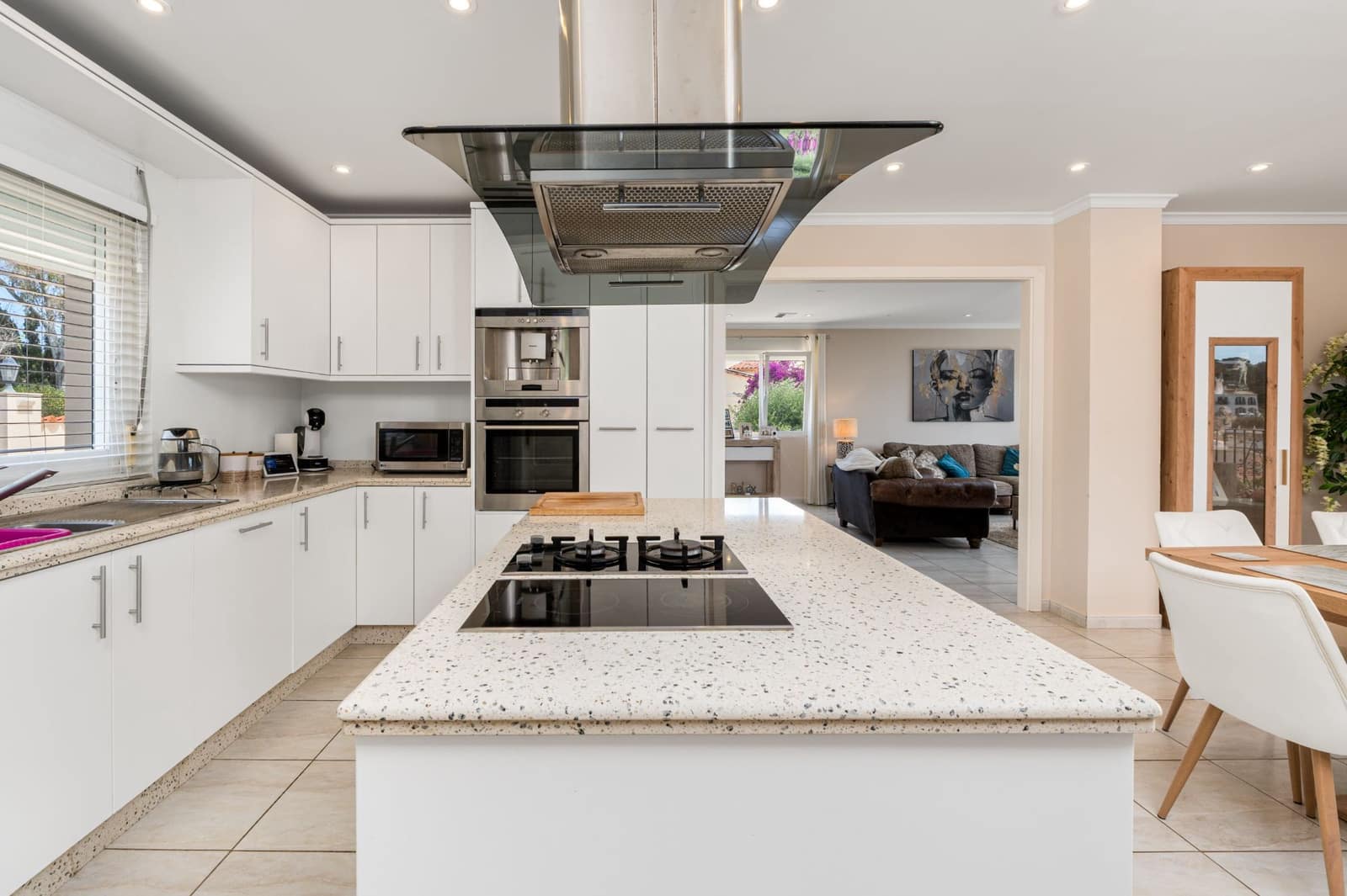 6 bedroom Villa for sale in Alfaz del Pi / L'Alfas del Pi with pool garage - € 725,000 (Ref: 9494939)