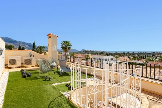 Chalet de 6 habitaciones en Alfaz del Pi / L'Alfàs del Pi en venta con piscina garaje - 725.000 € (Ref: 9494939)