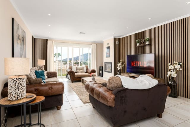 Chalet de 6 habitaciones en Alfaz del Pi / L'Alfàs del Pi en venta con piscina garaje - 725.000 € (Ref: 9494939)