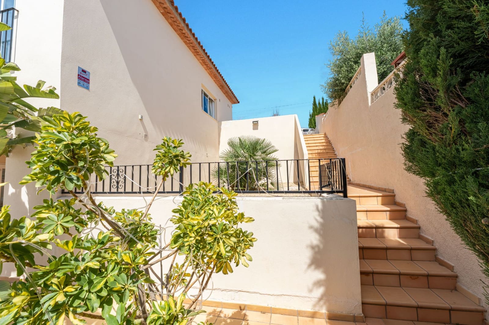 6 bedroom Villa for sale in Alfaz del Pi / L'Alfas del Pi with pool garage - € 725,000 (Ref: 9494939)